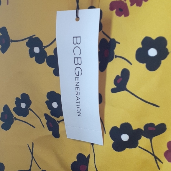 BCBGENERATION NWT SZ small - Picture 4 of 6